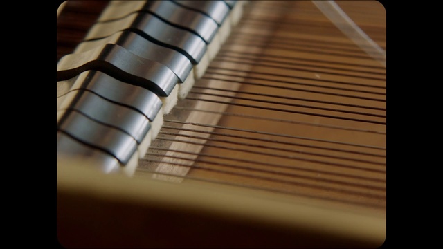 Video Reference N1: Musical instrument, Keyboard, Musical instrument accessory, Electronic instrument, Wood, Electronic musical instrument, Music, Piano, Musical keyboard, Font