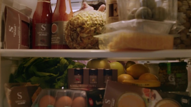 Video Reference N2: Food, Ingredient, Natural foods, Food storage, Bottle, Food storage containers, Whole food, Cuisine, Shelf, Food group