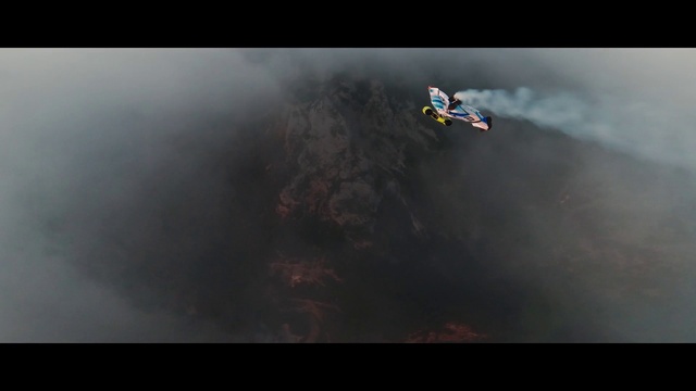 Video Reference N2: Atmosphere, Pollution, Water, Aircraft, Wing, Smoke, Sky, Event, Fog, Landscape