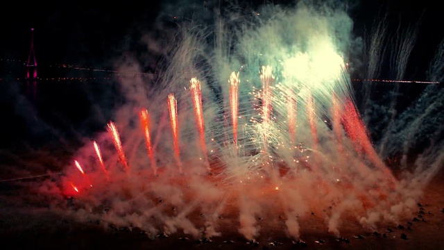 Video Reference N23: Fireworks, Pollution, Atmospheric phenomenon, Smoke, Midnight, Gas, Recreation, Holiday, Event, Darkness