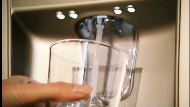 Video Reference N1: Liquid, Water, Drinkware, Fluid, Barware, Stemware, Drink, Glass, Solvent, Tableware