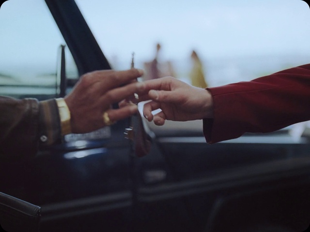 Video Reference N2: Window, Steering wheel, Motor vehicle, Musical instrument, Steering part, Gesture, Automotive design, Automotive mirror, Vehicle, Finger