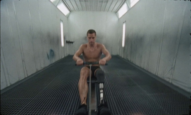 Video Reference N10: Shorts, Bicycle, Leg, Flash photography, Knee, Sports equipment, Thigh, Bicycle tire, Bicycle frame, Sports
