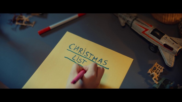 Video Reference N1: Product, Handwriting, Gesture, Office supplies, Finger, Writing implement, Font, Marker pen, Pen, Writing instrument accessory
