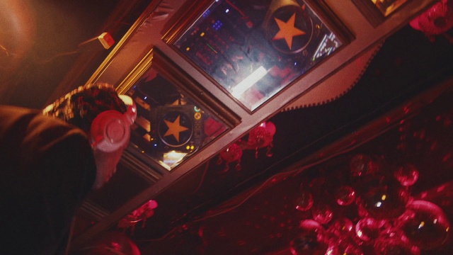 Video Reference N1: Building, Purple, Entertainment, Interior design, Magenta, Fun, Music venue, Music, Technology, Event