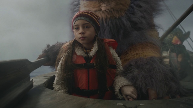 Video Reference N0: Parka, Fur clothing, Animal product, Happy, Jacket, Natural material, Travel, Glove, Freezing, Fur