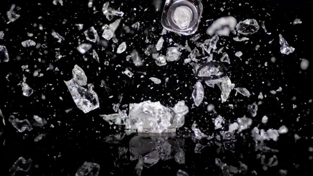Video Reference N2: Water, Liquid, White, Black, Automotive lighting, Flash photography, Organism, Black-and-white, Automotive tire, Style