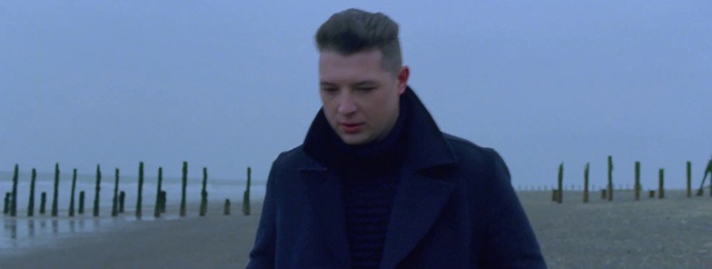 Video Reference N12: Face, Sky, Sleeve, Flash photography, Collar, Jacket, Electric blue, Landscape, Overcoat, Fur