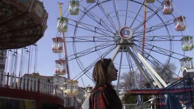 Video Reference N15: Sky, Ferris wheel, Wheel, Outdoor recreation, Fun, Leisure, Recreation, Automotive wheel system, Beauty, Amusement ride