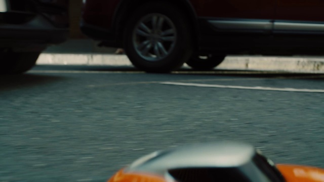 Video Reference N4: Wheel, Tire, Vehicle, Automotive lighting, Motor vehicle, White, Hood, Automotive tire, Light, Car