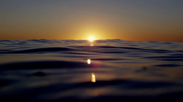 Video Reference N5: Sky, Water, Atmosphere, Ecoregion, Natural environment, Afterglow, Sunlight, Liquid, Dusk, Atmospheric phenomenon