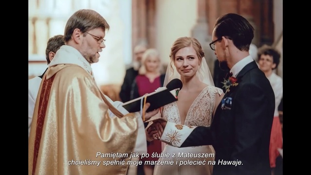Video Reference N0: Clothing, Glasses, Coat, Tie, Gesture, Happy, Vestment, Suit, Clergy, Event