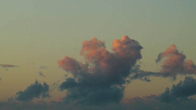 Video Reference N1: Cloud, Sky, Atmosphere, Ecoregion, Afterglow, Orange, Sunlight, Natural landscape, Red sky at morning, Dusk
