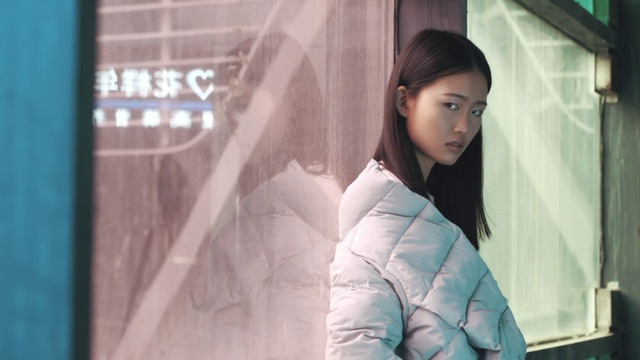 Video Reference N2: Skin, Lip, Hairstyle, Shoulder, Flash photography, Sleeve, Street fashion, Eyelash, Black hair, Long hair