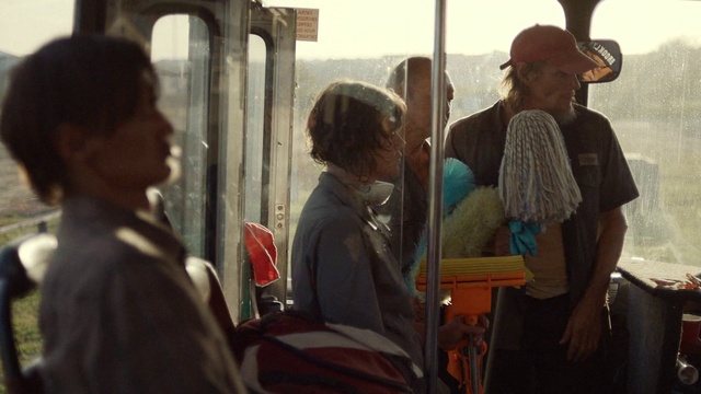 Video Reference N24: Hat, Human, Temple, Travel, Fun, Crowd, Sun hat, Passenger, Public transport, Event