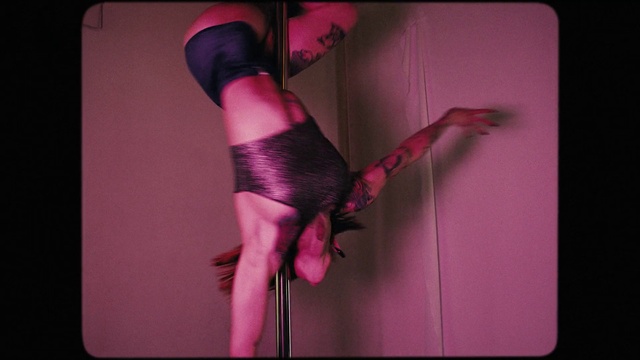 Video Reference N1: Leg, Purple, Go-go dancing, Performing arts, Violet, Pink, Thigh, Entertainment, Magenta, Knee