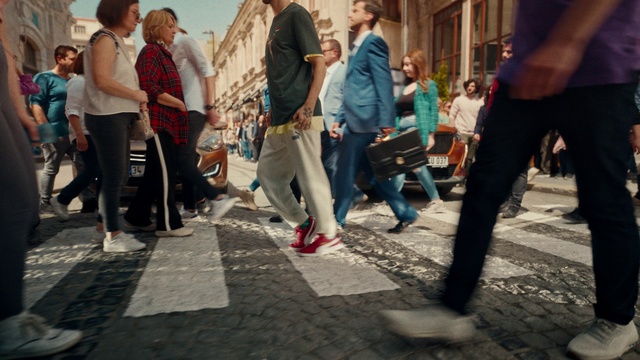 Video Reference N3: Footwear, Trousers, Shoe, Leg, Street fashion, Road surface, Luggage and bags, Road, Leisure, Sidewalk