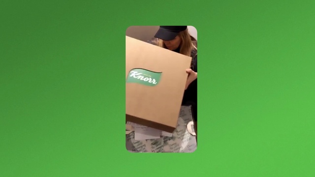 Video Reference N0: Shipping box, Packing materials, Green, Rectangle, Packaging and labeling, Carton, Wood, Box, Cardboard, Font