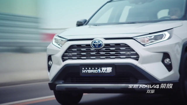 Video Reference N9: Tire, Wheel, Car, Vehicle, Automotive lighting, Grille, Hood, Vehicle registration plate, Automotive design, Automotive tire