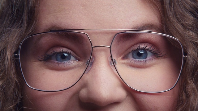 Video Reference N1: Nose, Cheek, Glasses, Skin, Lip, Chin, Vision care, Photograph, Eyebrow, Eye