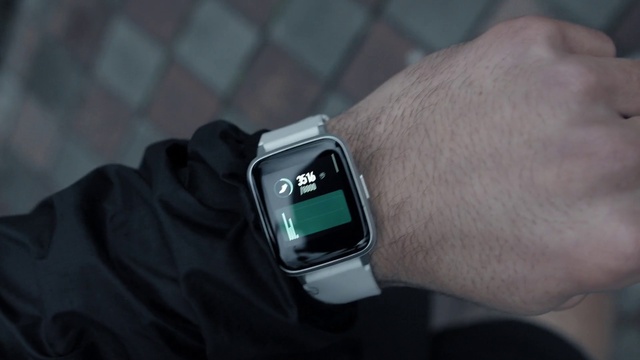 Video Reference N1: Watch, Gesture, Clock, Grey, Communication Device, Wrist, Watch accessory, Gadget, Rectangle, Strap