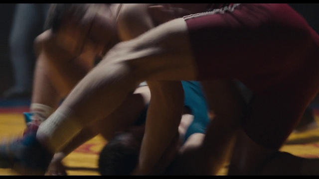 Video Reference N3: Gesture, Thigh, Sportswear, Entertainment, Knee, Human leg, Elbow, Electric blue, Nail, Event