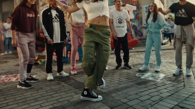 Video Reference N2: Footwear, Shoe, Trousers, Shorts, Sneakers, Performing arts, Entertainment, Public space, sweatpant, Leisure
