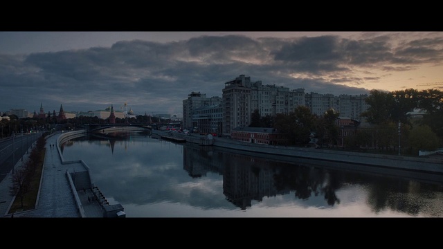 Video Reference N1: Cloud, Water, Sky, Atmosphere, Building, World, Dusk, Watercourse, Bank, Cityscape