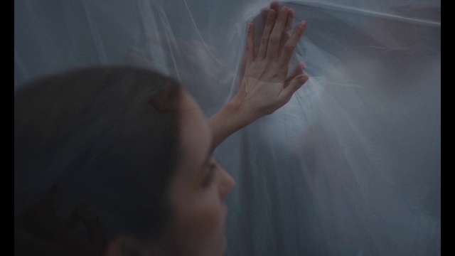 Video Reference N1: Gesture, Finger, Thumb, Wrist, Nail, Eyelash, Human leg, Cloud, Fun, Comfort