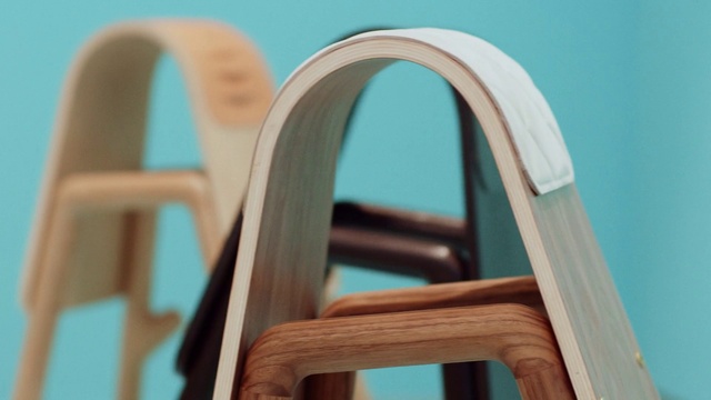 Video Reference N5: Azure, Wood, Outdoor furniture, Table, Automotive design, Sky, Rim, Wood stain, Font, Chair