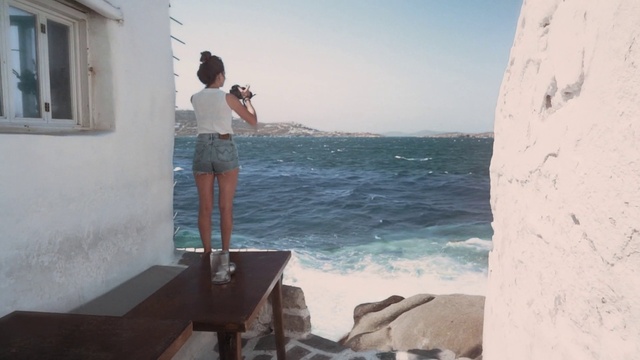Video Reference N6: Water, Sky, Window, Azure, Body of water, Shorts, Travel, Leisure, Summer, Fun