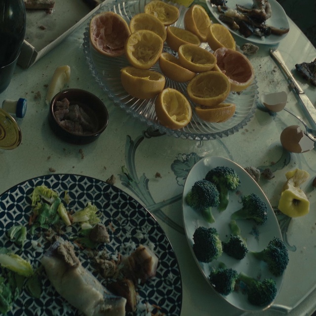Video Reference N1: Food, Tableware, Dishware, Table, Plate, Ingredient, Recipe, Serveware, Cuisine, Dish