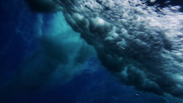 Video Reference N1: Water, Underwater, Fluid, Sky, Cloud, Marine biology, Aqua, Reef, Electric blue, Coral
