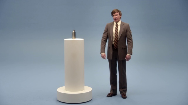 Video Reference N2: Suit trousers, Arm, Light, Human body, Sleeve, Collar, Blazer, Formal wear, Cylinder, Suit