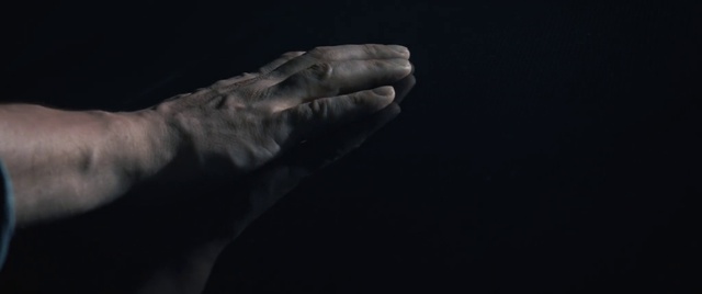 Video Reference N2: Hand, Human body, Flash photography, Gesture, Grey, Cloud, Finger, Sky, Wrist, Thumb
