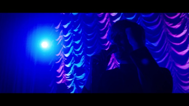 Video Reference N1: Blue, Light, Purple, Entertainment, Organism, Visual effect lighting, Violet, Water, Font, Performing arts