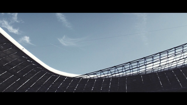 Video Reference N4: Sky, Cloud, Slope, Tints and shades, Rectangle, Symmetry, Pattern, Metal, Nonbuilding structure, Bridge