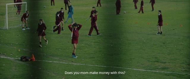 Video Reference N3: Player, Leisure, Grass, Shorts, Football player, Sports equipment, Sports, Tournament, Ball game, Championship