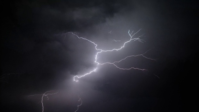 Video Reference N23: Lightning, Sky, Cloud, Atmosphere, Thunder, Thunderstorm, Light, Lighting, Electricity, Line