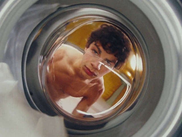 Video Reference N5: Laundry room, Eye, Product, Organ, Liquid, Fluid, Washing machine, Camera lens, Cameras & optics, Lens