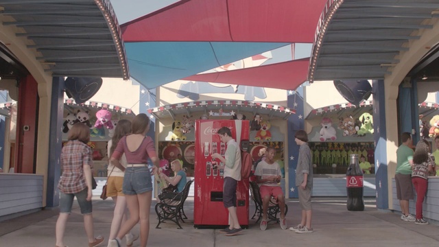 Video Reference N1: Shorts, Wheel, Umbrella, Tire, Shade, Dress, Pink, Public space, Leisure, Market