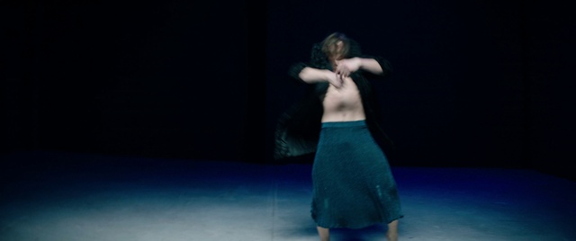 Video Reference N0: Human body, Dance, Waist, Performing arts, Entertainment, Trunk, Fashion design, Choreography, Artist, Electric blue