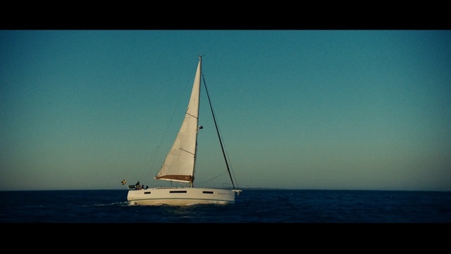 Video Reference N0: Water, Sky, Boat, Watercraft, Vehicle, Azure, Fluid, Liquid, Sailboat, Sailing