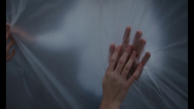 Video Reference N0: Hand, Cloud, Sky, Human body, Gesture, Finger, Thumb, Wrist, Tints and shades, Nail