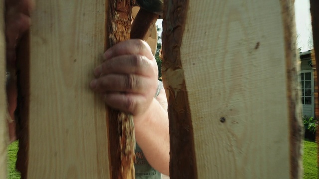 Video Reference N2: Wood, Door, Gesture, Finger, Wood stain, Hardwood, Wrist, Plank, Trunk, Thumb