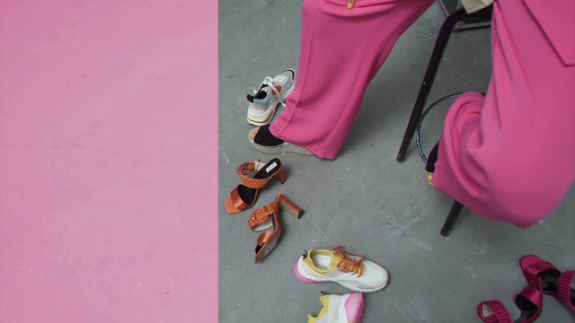 Video Reference N1: Joint, Shoe, White, Leg, Purple, Textile, Orange, Flip-flops, Basic pump, Pink