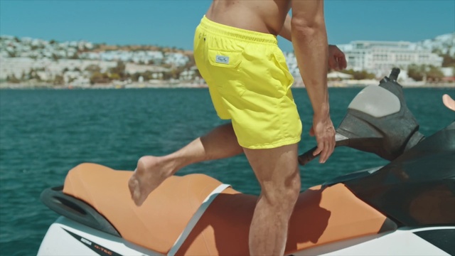 Video Reference N13: Joint, Shorts, Water, Photograph, Shoulder, Muscle, Trunks, Azure, Thigh, Knee