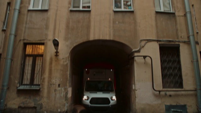 Video Reference N3: Building, Window, Vehicle, Motor vehicle, Automotive lighting, Hood, Automotive tire, Automotive exterior, Wood, Car