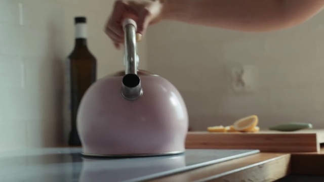Video Reference N2: Table, Plant, Wood, Liquid, Eyelash, Art, Audio equipment, Gadget, Gas, Hardwood