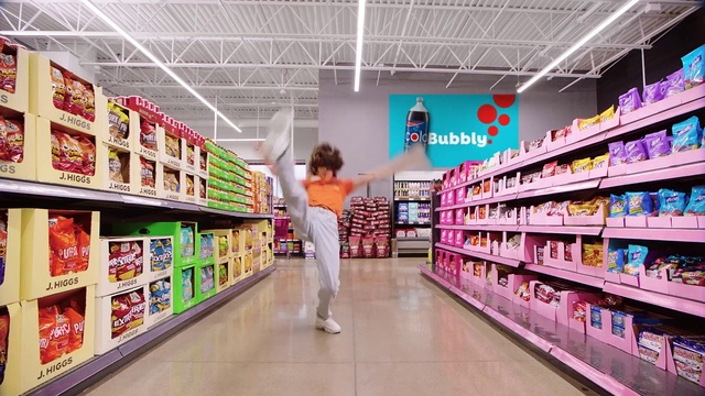 Video Reference N13: Shelf, Shelving, Customer, Convenience store, Shopping, Retail, Floor, Whole food, Service, Fun